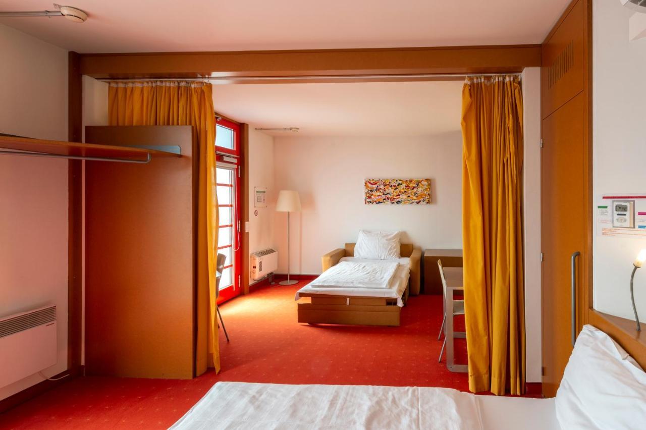 Orange Wings Krems Hotel Bagian luar foto
