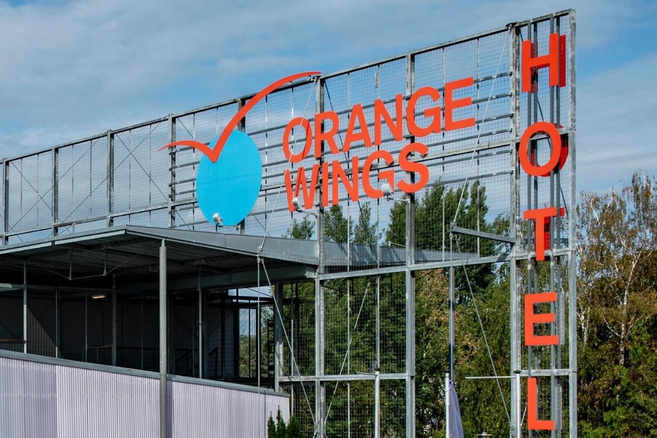 Orange Wings Krems Hotel Bagian luar foto